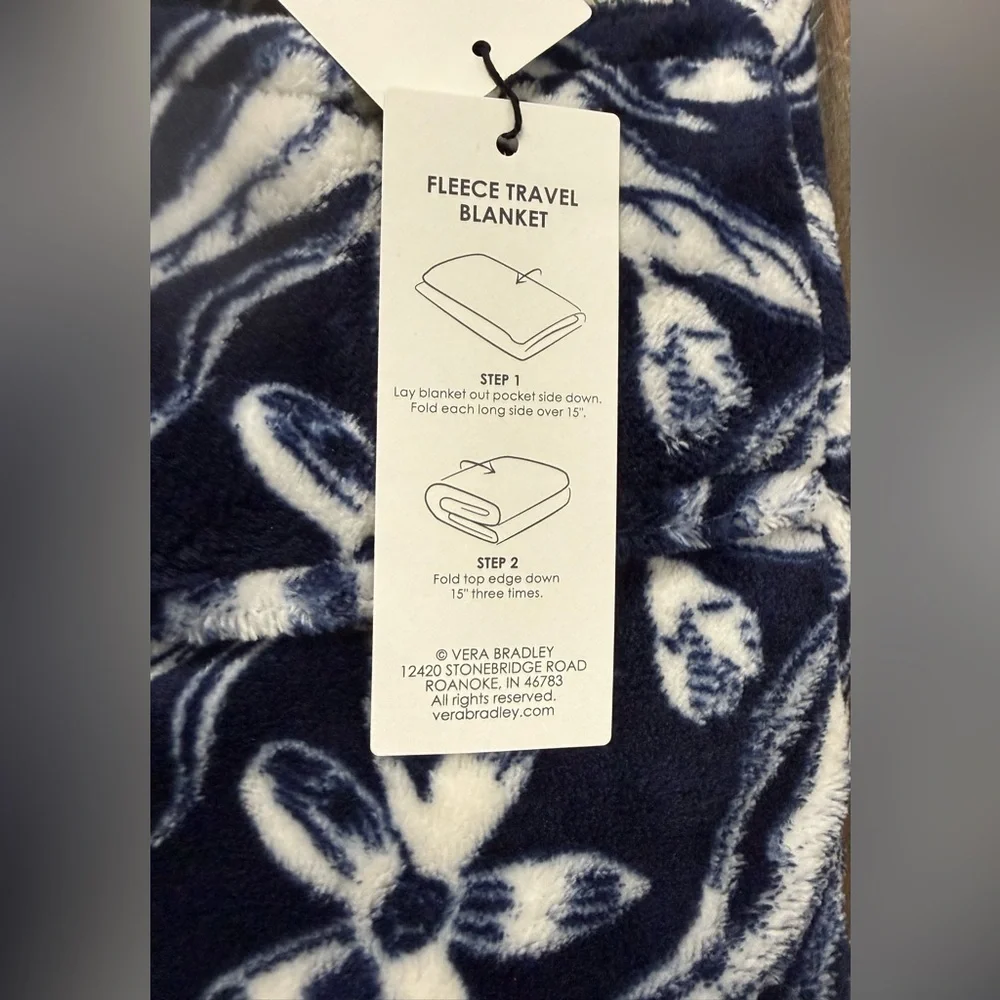 Vera Bradley Etched Floral Navy Fleece Travel Blanket  45x60 NWT